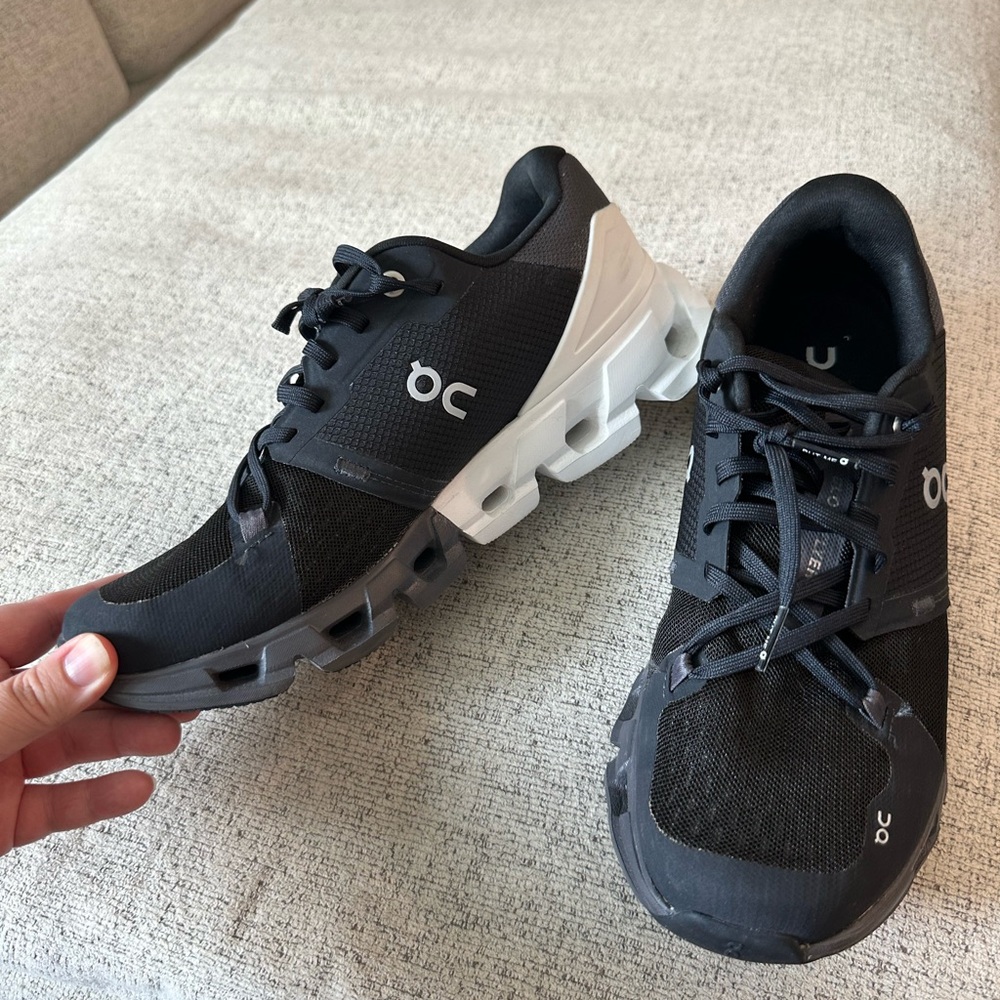 On Cloud Cloudflyer Women’s size 10 wide